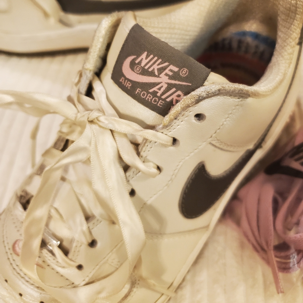 Nike Women's Air Force 1 - White/Metallic Pewter-Perfect Pink - Picture 14 of 16